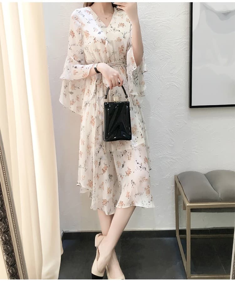 カジュアルドレス 小花柄シフォンフレア袖ウエストリボンワンピース