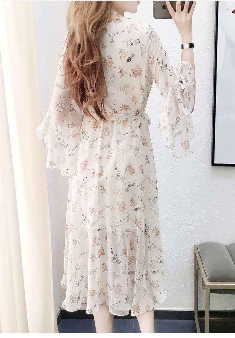 カジュアルドレス 小花柄シフォンフレア袖ウエストリボンワンピース